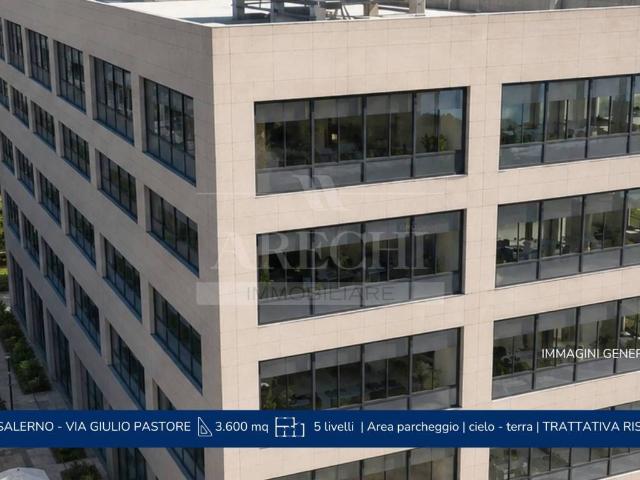 Palazzo / Stabile in affitto a Salerno SA