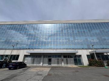 Palazzo / Stabile in affitto a San Donato Milanese MI