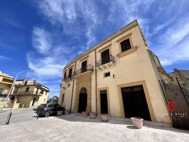 Palazzo / Stabile in affitto a Santa Margherita di Belice AG