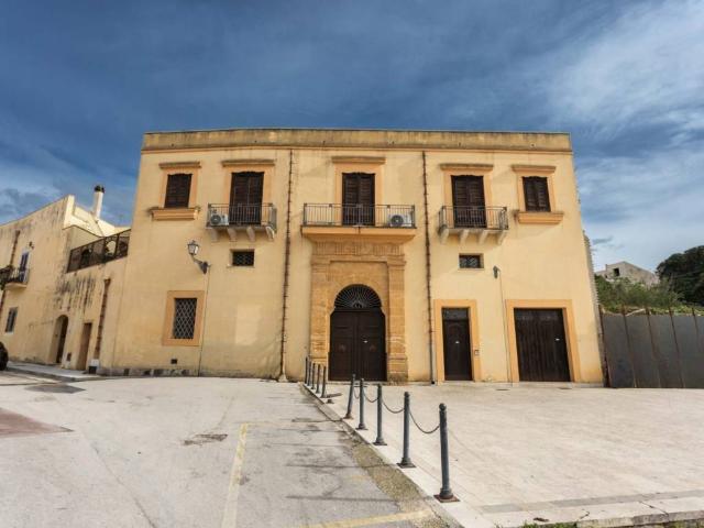 Palazzo / Stabile in affitto a Santa Margherita di Belice AG