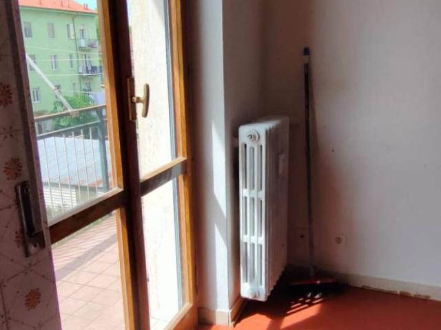 Palazzo / Stabile in affitto a Tortona AL