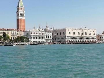 Palazzo / Stabile in affitto a Venezia VE
