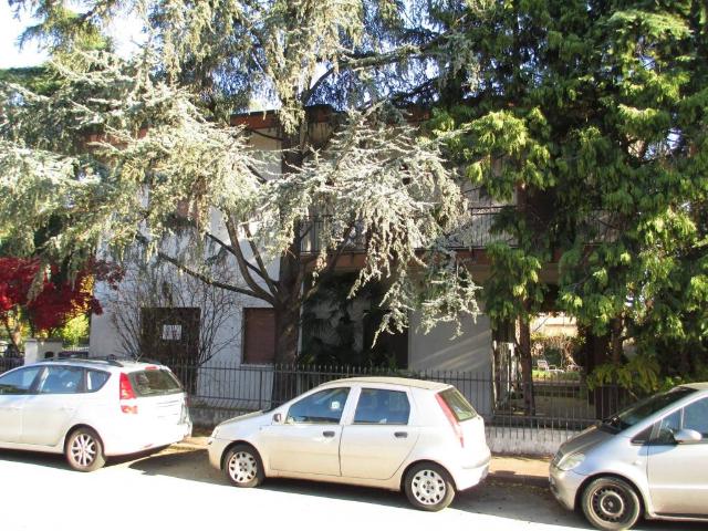 Palazzo / Stabile in affitto a Verona VR