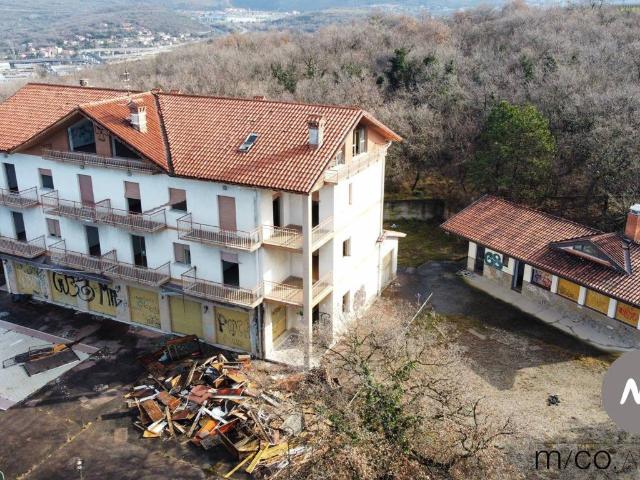 Palazzo / Stabile in vendita a Muggia TS