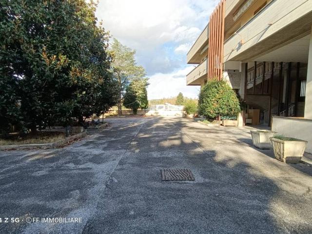 Palazzo / Stabile in vendita a Macerata MC