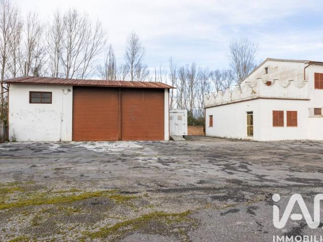Palazzo / Stabile in vendita a Macerata MC
