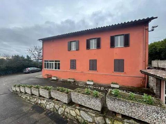 Palazzo / Stabile in vendita a Magione PG