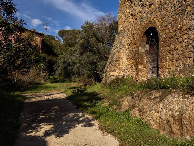 Palazzo / Stabile in vendita a Magliano Sabina RI