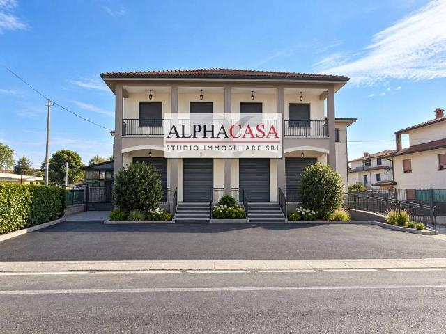 Palazzo / Stabile in vendita a Madone BG