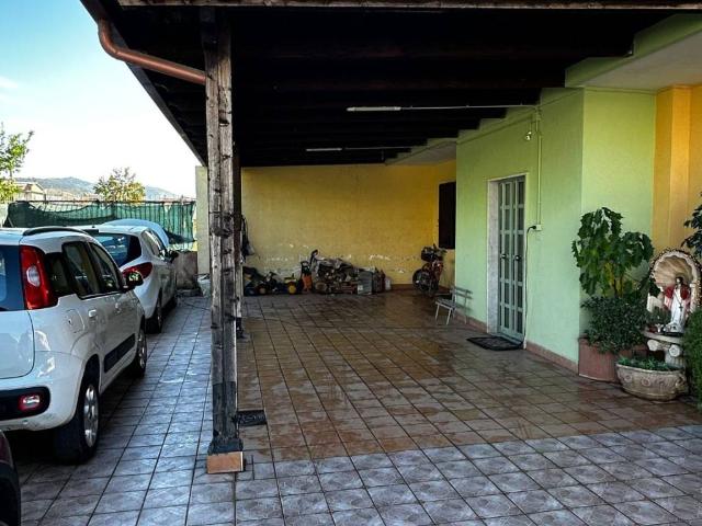 Palazzo / Stabile in vendita a Maddaloni CE