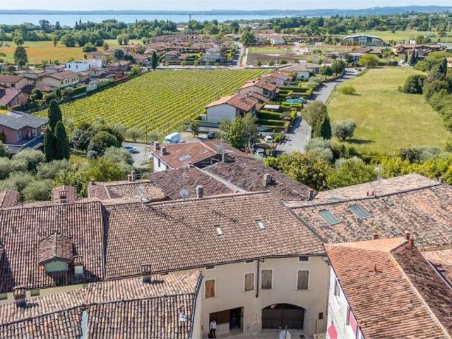 Palazzo / Stabile in vendita a Manerba del Garda BS
