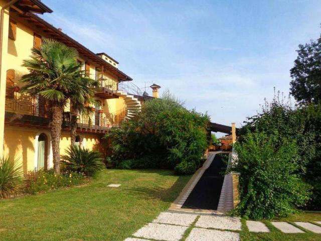 Palazzo / Stabile in vendita a Manerba del Garda BS