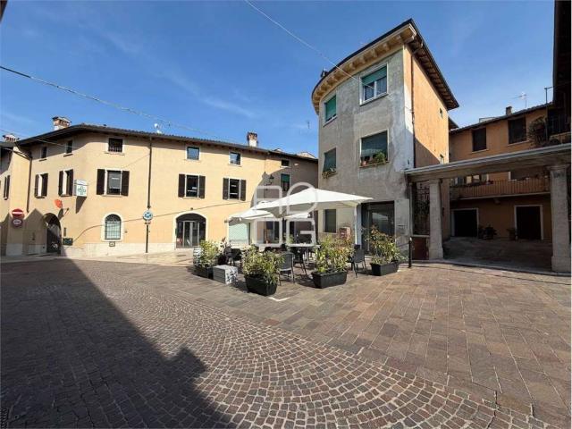 Palazzo / Stabile in vendita a Manerba del Garda BS
