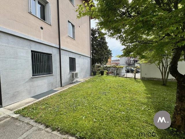 Palazzo / Stabile in vendita a Maniago PN