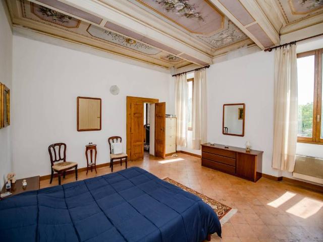 Palazzo / Stabile in vendita a Mantova MN