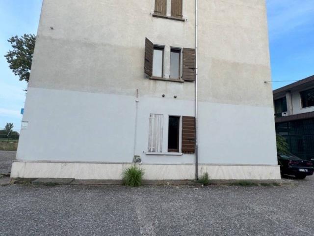 Palazzo / Stabile in vendita a Mantova MN