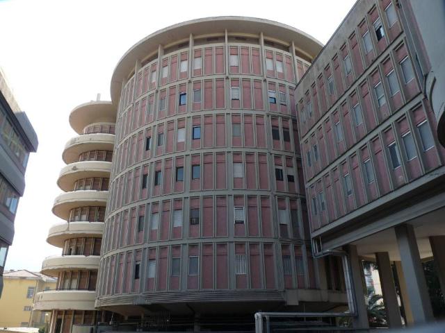 Palazzo / Stabile in vendita a Massa MS