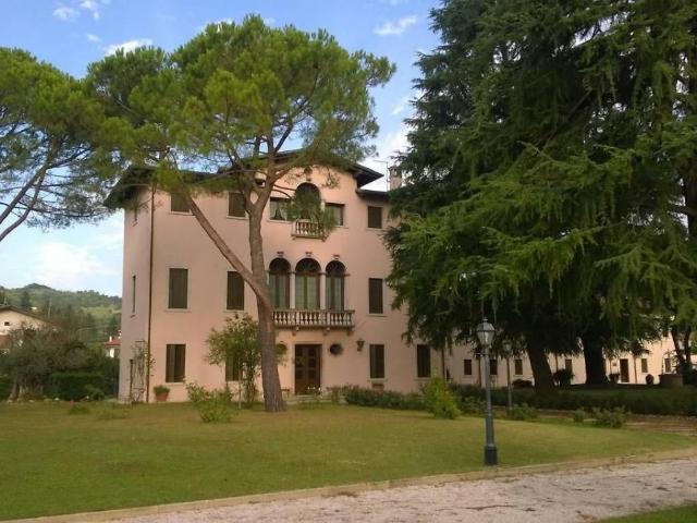 Palazzo / Stabile in vendita a Marostica VI