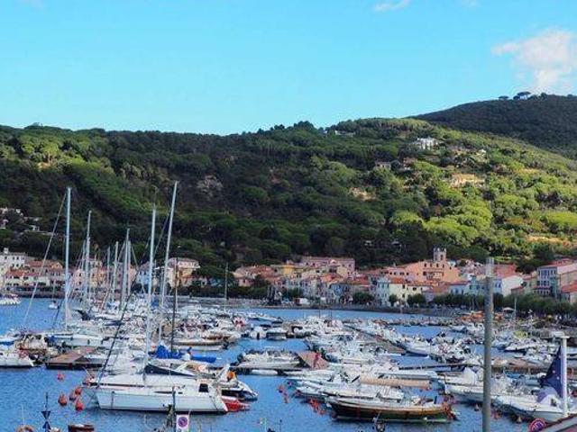 Palazzo / Stabile in vendita a Marciana Marina LI