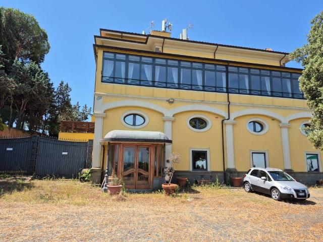 Palazzo / Stabile in vendita a Marino RM