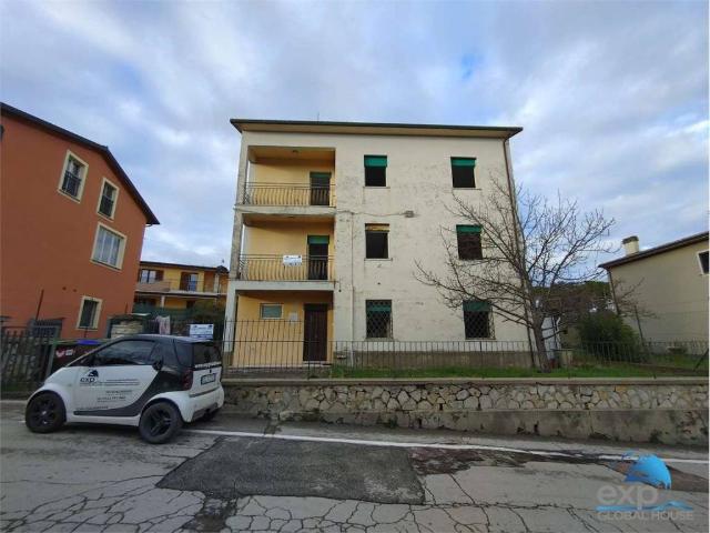 Palazzo / Stabile in vendita a Marsciano PG