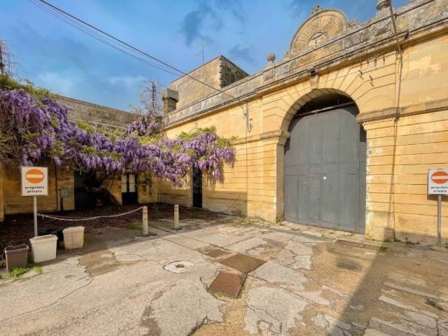 Palazzo / Stabile in vendita a Martano LE