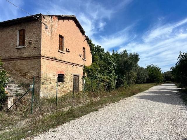 Palazzo / Stabile in vendita a Martinsicuro TE