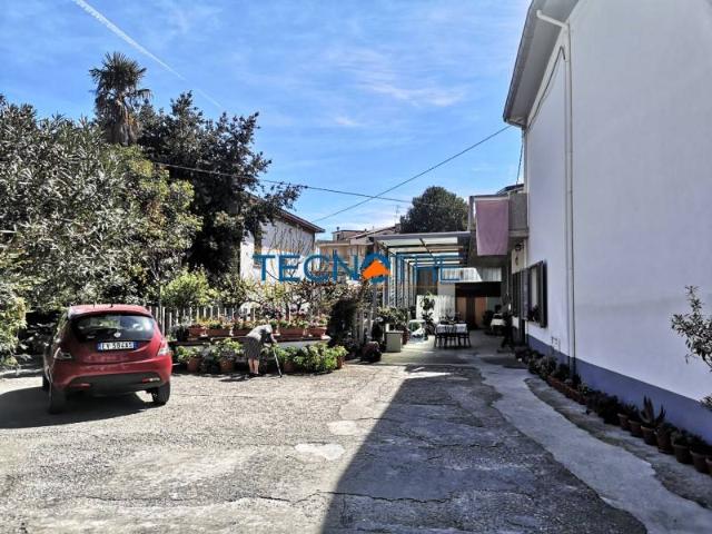 Palazzo / Stabile in vendita a Martinsicuro TE