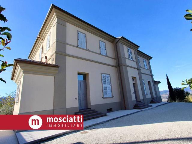 Palazzo / Stabile in vendita a Matelica MC