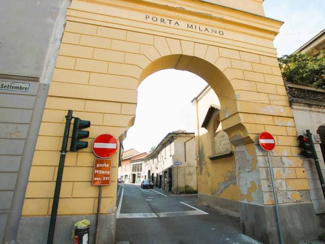 Palazzo / Stabile in vendita a Melzo MI