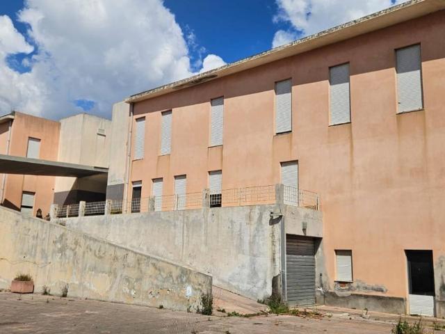 Palazzo / Stabile in vendita a Messina ME