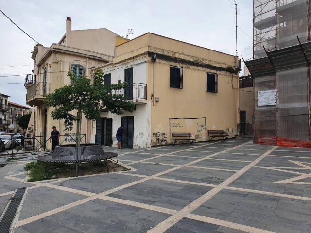 Palazzo / Stabile in vendita a Messina ME