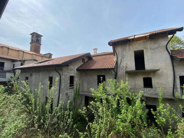 Palazzo / Stabile in vendita a Merate LC