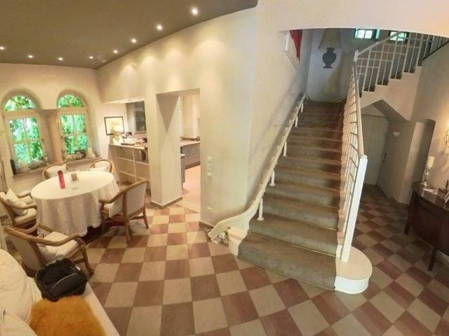Palazzo / Stabile in vendita a Merano BZ