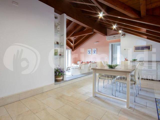 Palazzo / Stabile in vendita a Mercallo VA
