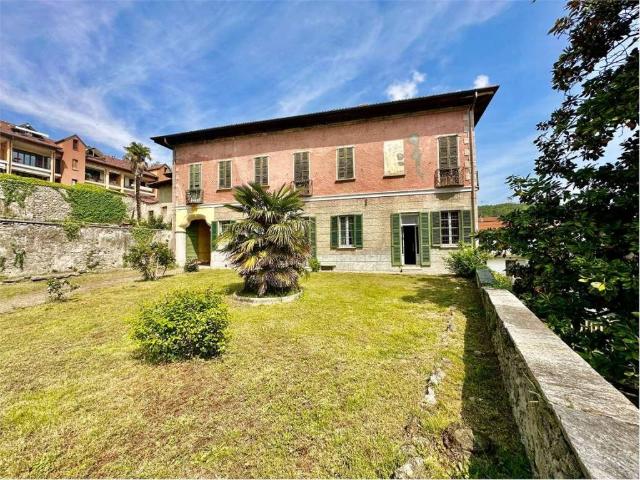 Palazzo / Stabile in vendita a Mercallo VA