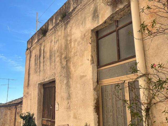 Palazzo / Stabile in vendita a Miglianico CH