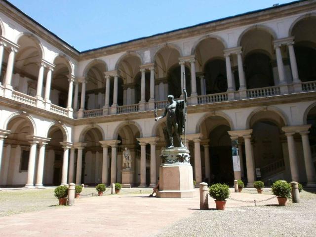 Palazzo / Stabile in vendita a Milano MI