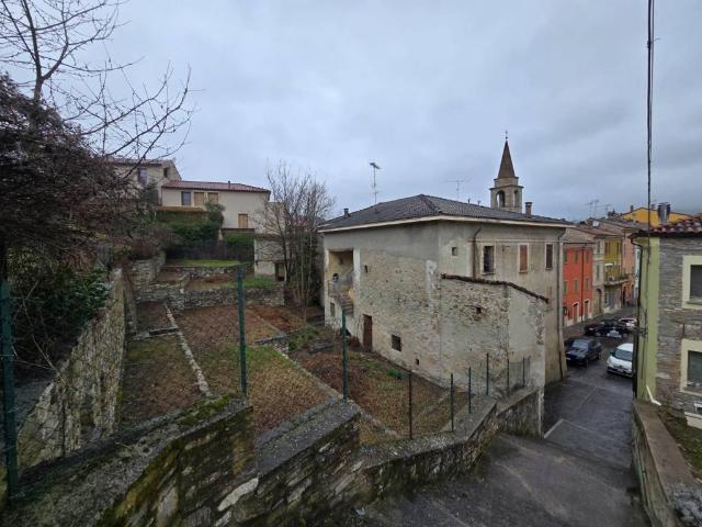 Palazzo / Stabile in vendita a Bettola PC