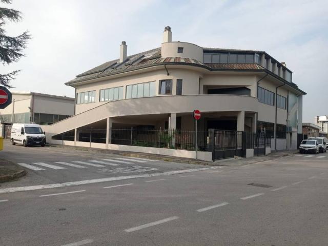 Palazzo / Stabile in vendita a Milano MI