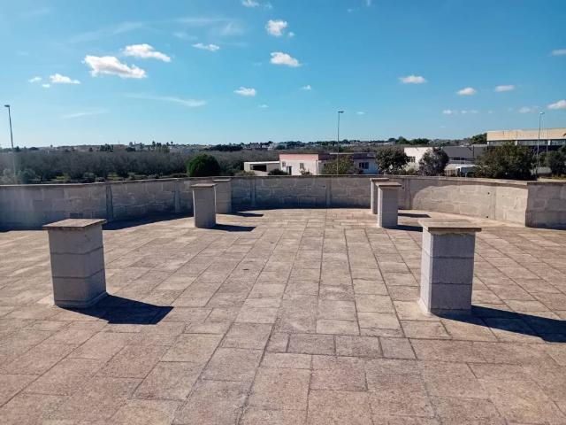 Palazzo / Stabile in vendita a Minervino di Lecce LE
