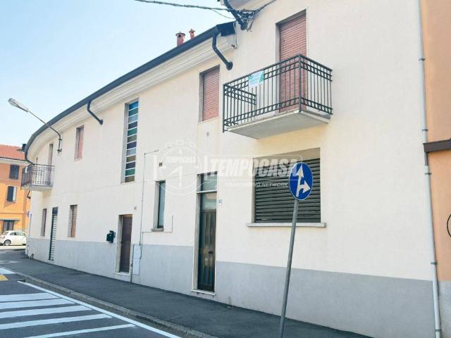 Palazzo / Stabile in vendita a Misinto MB
