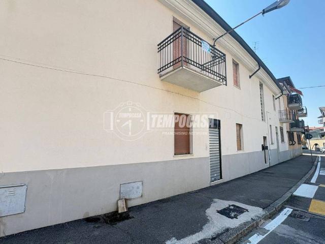 Palazzo / Stabile in vendita a Misinto MB