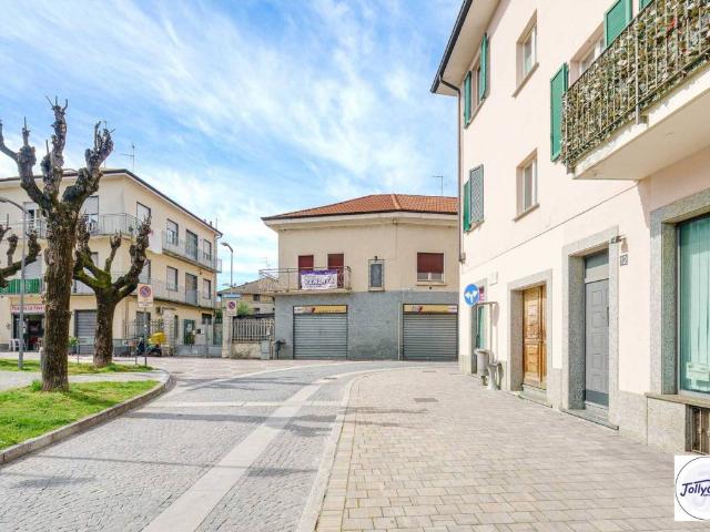 Palazzo / Stabile in vendita a Misinto MB