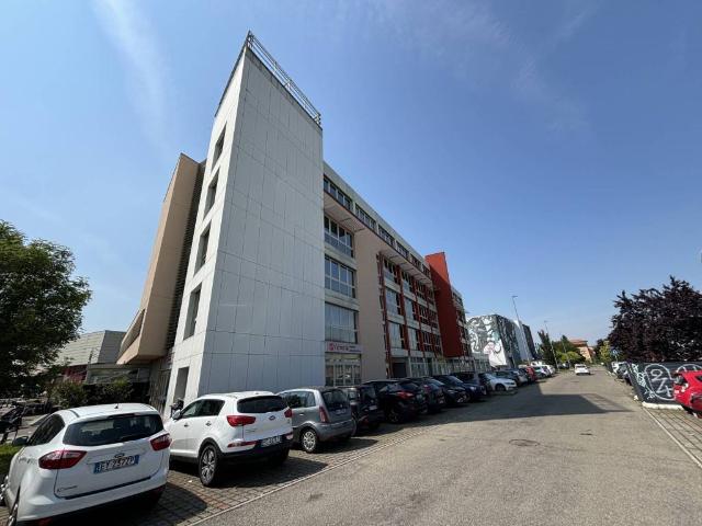 Palazzo / Stabile in vendita a Modena MO
