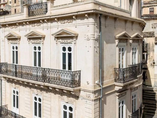 Palazzo / Stabile in vendita a Modica RG