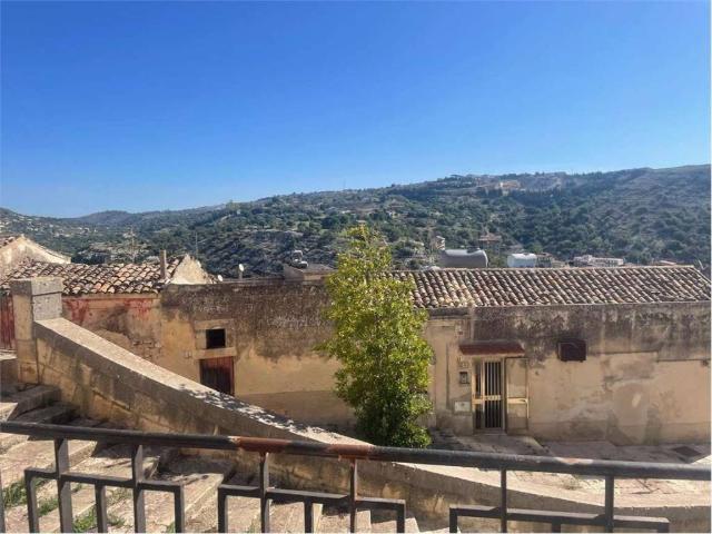 Palazzo / Stabile in vendita a Modica RG