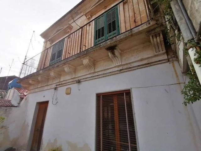 Palazzo / Stabile in vendita a Modica RG