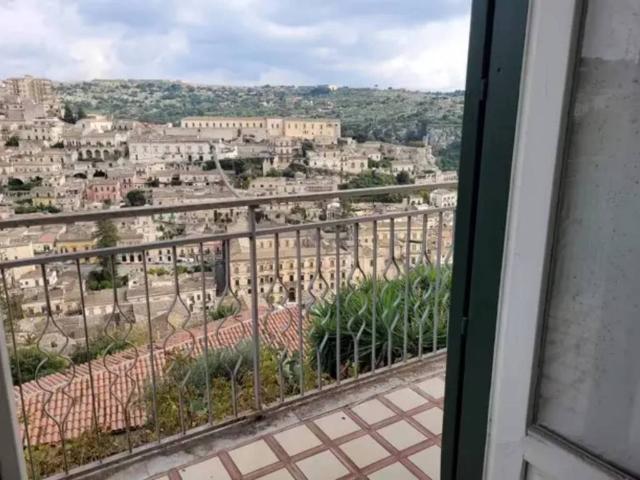 Palazzo / Stabile in vendita a Modica RG