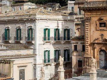 Palazzo / Stabile in vendita a Modica RG